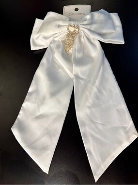 Target White Satin Bow Hair Clip with Gold 'Bride' Charm